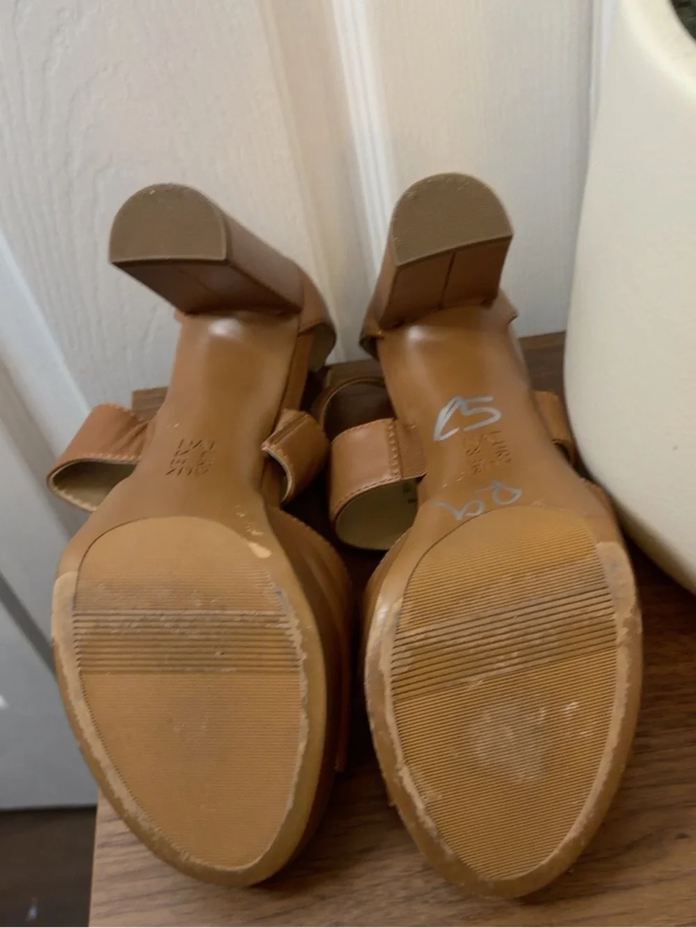 Naturalizer 9W Cognac Leather Platform Block Heel Ankle Strap Sandals